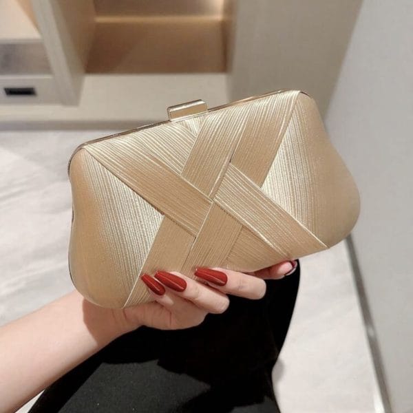 Petit sac seau à cordonnet design avec décoration de strass, sac clair avec perles, sac de soirée glamour, élégant et raffiné, luxe discret avec strass, parfait pour les fêtes, les dîners, les mariées. Idéal pour les fêtes de Noël, les robes de soirée et les banquets.