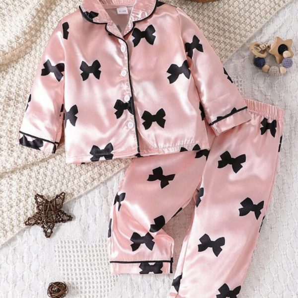 Ensemble de pyjama satiné pour bébé fille avec nœud imprimé et passepoil contrastant