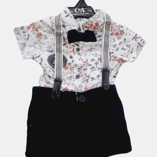 Jolie salopette avec chemise et cravate papillon