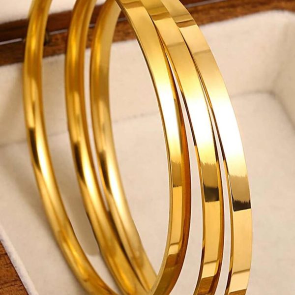 Bracelet doré minimaliste