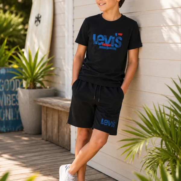 Ensemble Levi’s T-shirt et Short